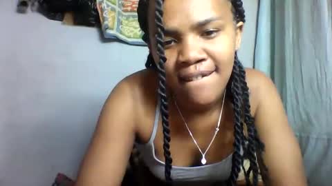 nosminah01 online show from 09-08-25, 03:33