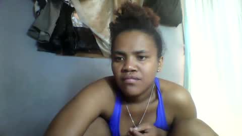 nosminah01 online show from 09-15-25, 11:54