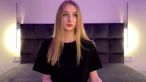 Goldie online show from 11-23-25, 05:02