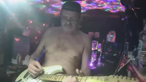 notflamingfart online show from 01-08-26, 09:39