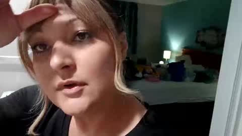 notouchmami online show from 09-21-25, 09:00