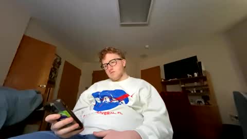 Snapshot of notthis2005 chatting on 02-04-25, 07:33 NotThis online show from 02-04-25, 07:33