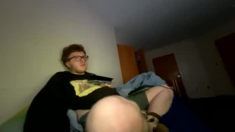 Snapshot of notthis2005 chatting on 02-06-25, 11:04 NotThis online show from 02-06-25, 11:04