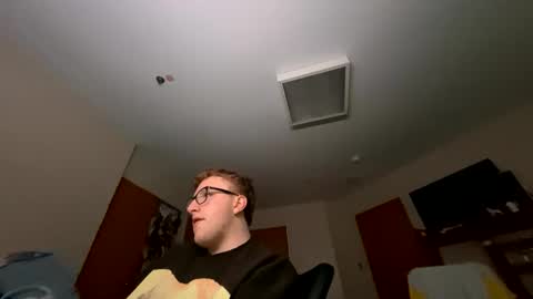 Snapshot of notthis2005 chatting on 02-11-25, 09:35 NotThis online show from 02-11-25, 09:35