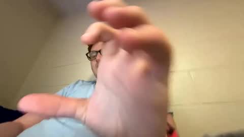 Snapshot of notthis2005 chatting on 02-18-25, 04:16 NotThis online show from 02-18-25, 04:16