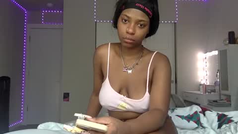 Snapshot of nova992449 chatting on 09-23-25, 05:05 Nova Kash online show from 09-23-25, 05:05