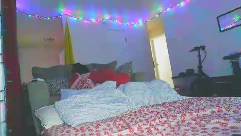 NovaAndDucky online show from 09-10-25, 02:33