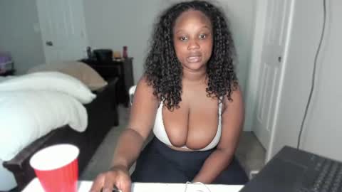Snapshot of novacandy chatting on 06-19-26, 07:17 Nova online show from 06-19-26, 07:17