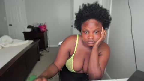 Snapshot of novacandy chatting on 07-02-26, 02:01 Nova online show from 07-02-26, 02:01