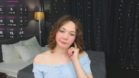 Snapshot of novaeva_ chatting on 04-23-26, 12:12 Eva online show from 04-23-26, 12:12