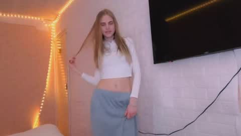 Snapshot of novastoyer chatting on 03-27-26, 04:40 Mia Blake online show from 03-27-26, 04:40