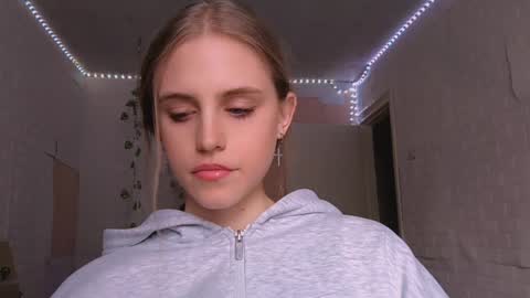 Snapshot of novastoyer chatting on 03-30-26, 12:06 Mia Blake online show from 03-30-26, 12:06