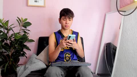 Snapshot of novaybrian chatting on 01-03-25, 08:43 NovayBrian online show from 01-03-25, 08:43