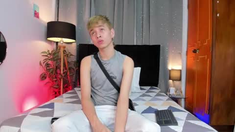 Snapshot of novaybrian chatting on 01-13-25, 04:39 NovayBrian online show from 01-13-25, 04:39