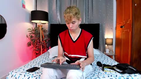 Snapshot of novaybrian chatting on 01-14-25, 04:36 NovayBrian online show from 01-14-25, 04:36