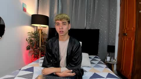 Snapshot of novaybrian chatting on 01-28-25, 04:29 NovayBrian online show from 01-28-25, 04:29