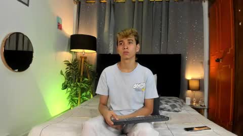 Snapshot of novaybrian chatting on 02-20-25, 04:39 NovayBrian online show from 02-20-25, 04:39