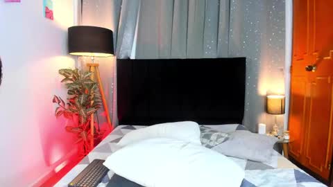 Snapshot of novaybrian chatting on 02-24-25, 07:44 NovayBrian online show from 02-24-25, 07:44