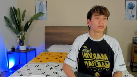 Snapshot of novaybrian chatting on 09-23-25, 04:48 NovayBrian online show from 09-23-25, 04:48