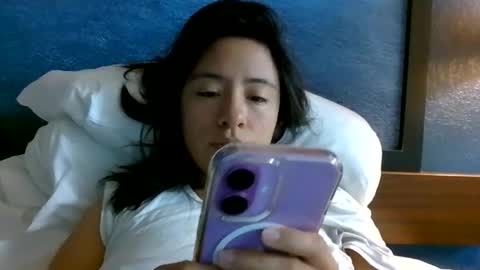 Gigi Bloom online show from 10-19-25, 05:02