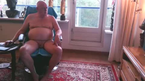 Snapshot of nudejohn chatting on 11-14-25, 10:14 Nudejohn online show from 11-14-25, 10:14