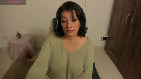 Snapshot of nuit_rose chatting on 05-03-26, 01:55 nuit_rose online show from 05-03-26, 01:55