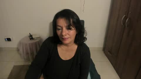 Snapshot of nuit_rose chatting on 05-17-26, 02:09 nuit_rose online show from 05-17-26, 02:09