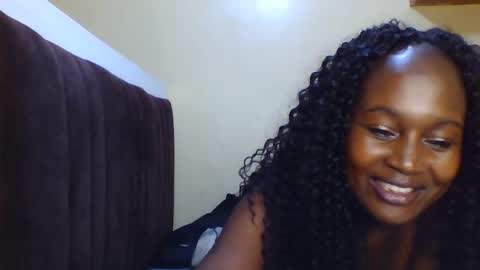 Snapshot of nutgal_ chatting on 10-10-25, 09:03 nutgal online show from 10-10-25, 09:03