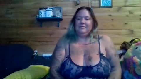 Snapshot of nutmegmatee chatting on 11-20-25, 02:45 nutmegmatee online show from 11-20-25, 02:45
