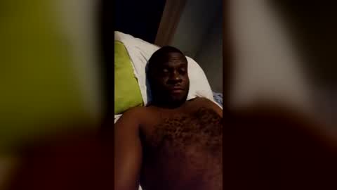 Snapshot of nutyfreshboy chatting on 07-01-26, 10:31 nutyfreshboy online show from 07-01-26, 10:31