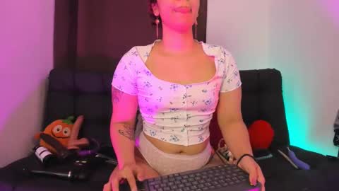 Nia online show from 03-05-25, 04:02