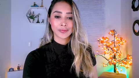 Nycole online show from 12-22-24, 11:31