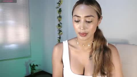 Snapshot of nycole_1988 chatting on 05-25-26, 04:57 Nycole online show from 05-25-26, 04:57