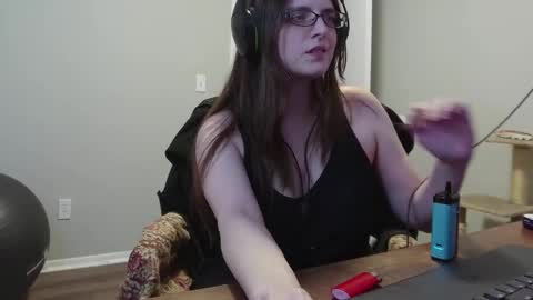 Snapshot of nyctophilic chatting on 10-27-25, 03:43 Nyctophilic online show from 10-27-25, 03:43