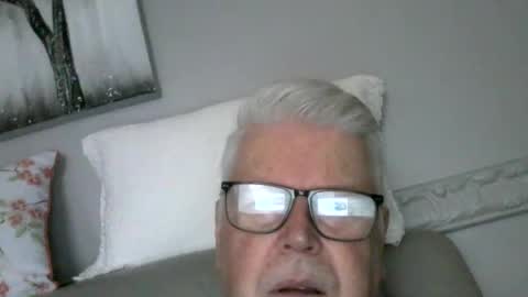 stockings  suspenders mad online show from 02-12-25, 01:27