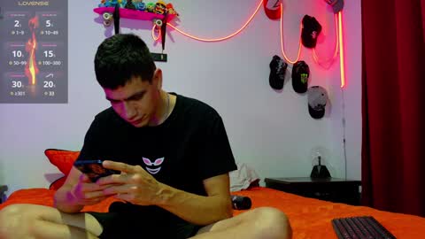 Snapshot of nymphobuddies chatting on 01-10-25, 02:46 David and Steven Independents online show from 01-10-25, 02:46