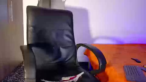 Snapshot of nymphobuddies chatting on 09-29-25, 08:35 David and Steven Independents online show from 09-29-25, 08:35