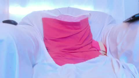 xionela gates online show from 01-20-25, 04:23