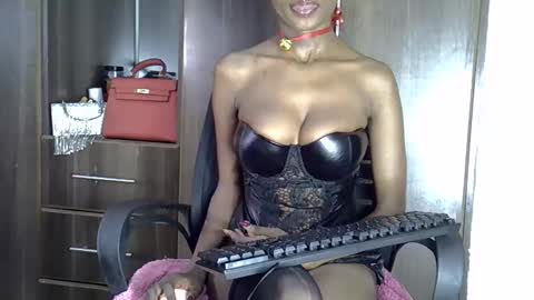 Snapshot of nyverra chatting on 05-27-26, 06:43 nyverra online show from 05-27-26, 06:43