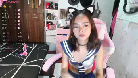 Snapshot of nyx_huntrix27 chatting on 05-15-26, 04:36 nyx online show from 05-15-26, 04:36