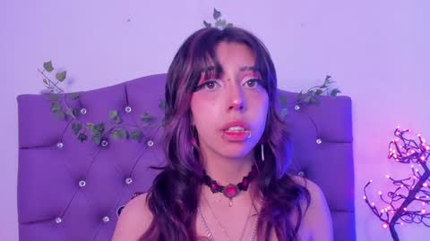 Snapshot of nyx_nayla chatting on 12-03-24, 02:05 online show from 12-03-24, 02:05