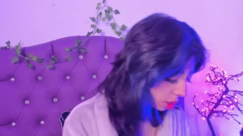 Snapshot of nyx_nayla chatting on 12-09-24, 12:08 online show from 12-09-24, 12:08