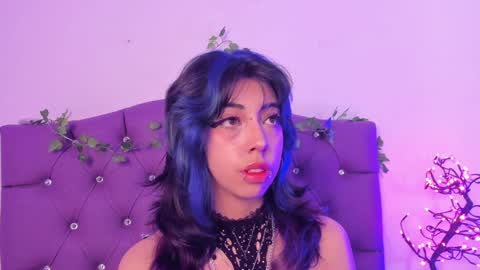 Snapshot of nyx_nayla chatting on 12-10-24, 11:11 online show from 12-10-24, 11:11