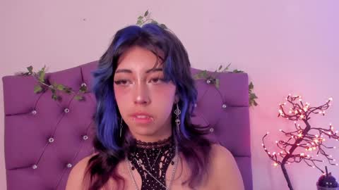 Snapshot of nyx_nayla chatting on 12-10-24, 02:17 online show from 12-10-24, 02:17