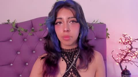 Snapshot of nyx_nayla chatting on 12-10-24, 05:33 online show from 12-10-24, 05:33
