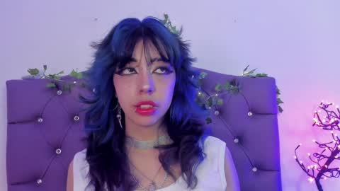 Snapshot of nyx_nayla chatting on 12-11-24, 09:23 online show from 12-11-24, 09:23