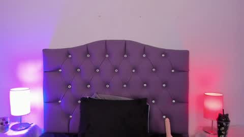 Snapshot of nyx_nayla chatting on 01-13-25, 09:52 online show from 01-13-25, 09:52