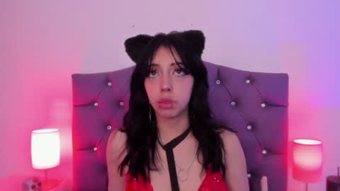 Snapshot of nyx_nayla chatting on 02-06-25, 09:43 online show from 02-06-25, 09:43