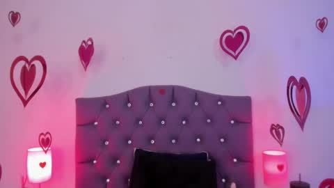 Snapshot of nyx_nayla chatting on 02-20-25, 10:48 online show from 02-20-25, 10:48