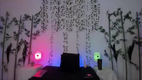 Snapshot of nyx_nayla chatting on 03-06-25, 07:03 online show from 03-06-25, 07:03